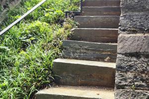 Carroll Mausoleum steps
